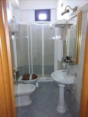 Imagen de la habitación del Hotel D'angelo Palace. Foto 8