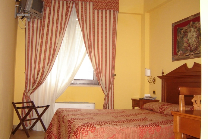 Imagen de la habitación del Hotel D'angelo Palace. Foto 13