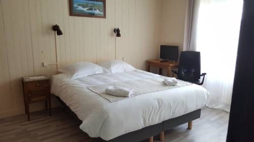 Imagen de la habitación del Hotel D'angleterre, ROSCOFF. Foto 8