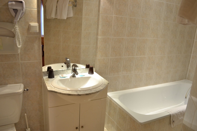 Imagen de la habitación del Hotel D'angleterre, Salon de Provence. Foto 10