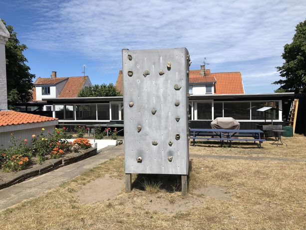 Imagen de los exteriores del Hotel Danhostel Sandvig. Foto 7