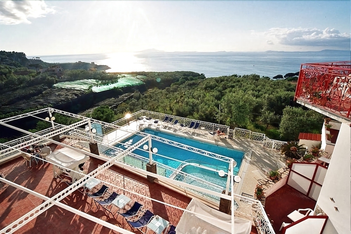 Imagen de la piscina del Hotel Dania, Sorrento. Foto 15