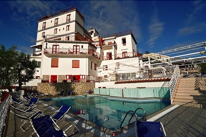 Imagen general del Hotel Dania, Sorrento. Foto 2