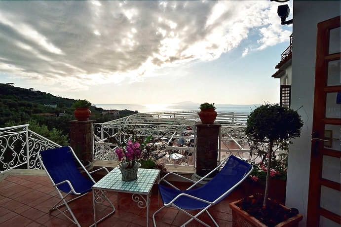 Imagen de los exteriores del Hotel Dania, Sorrento. Foto 14