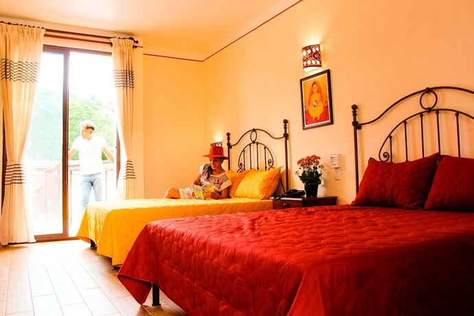 Imagen de la habitación del Hotel Danibaan. Foto 13