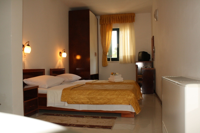 Imagen de la habitación del Hotel Danica. Foto 4