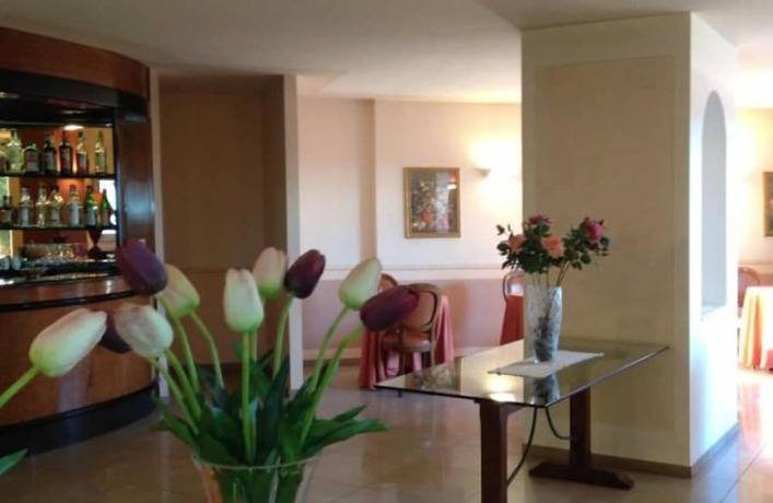 Imagen general del Hotel Daniel, Basiano. Foto 11