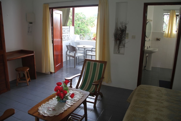 Imagen de la habitación del Hotel Daniella\'s Bungalows. Foto 2