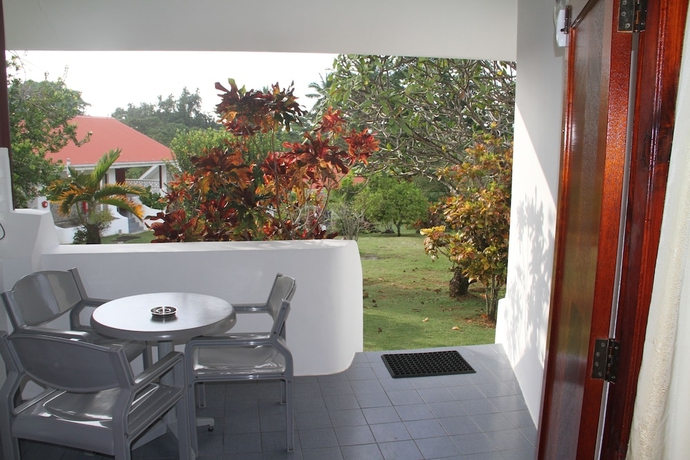 Imagen de la habitación del Hotel Daniella\'s Bungalows. Foto 3
