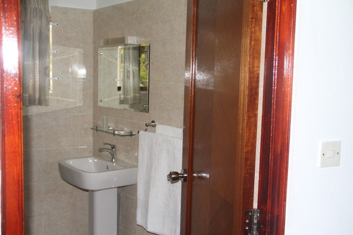 Imagen de la habitación del Hotel Daniella\'s Bungalows. Foto 5