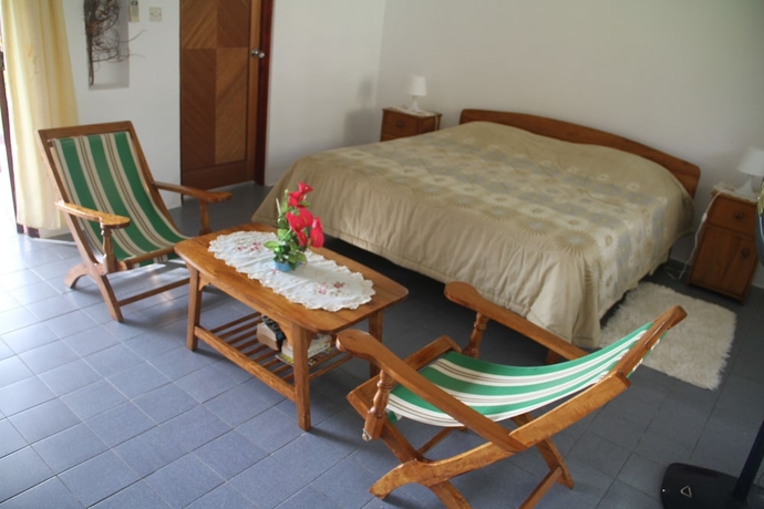Imagen de la habitación del Hotel Daniella\'s Bungalows. Foto 12