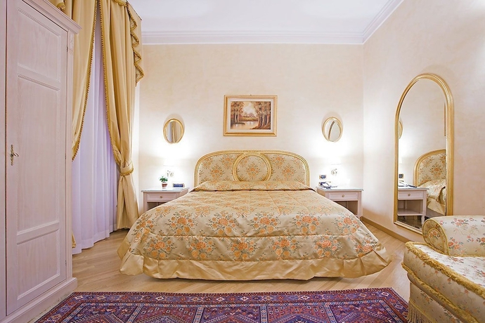 Imagen de la habitación del Hotel Daniel's, Plaza de Espa&ntilde;a. Foto 4