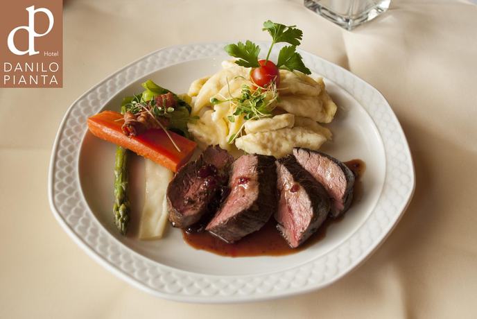 Imagen del bar/restaurante del Hotel Danilo-pianta. Foto 8