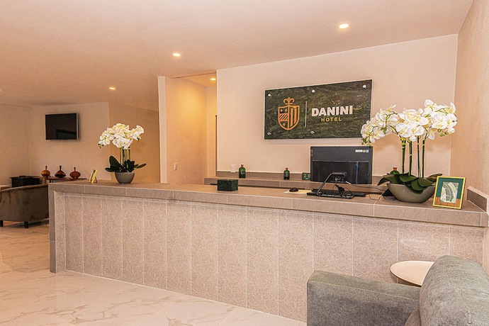 Imagen de los interiores del Hotel Danini. Foto 20