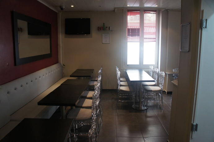 Imagen del bar/restaurante del Hotel D'anjou, Levallois-Perret. Foto 1