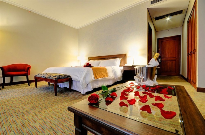 Imagen de la habitación del Hotel Dann Carlton Medellin. Foto 2