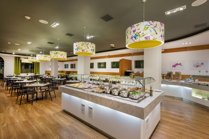 Imagen del bar/restaurante del Hotel Dann Carlton Quito. Foto 6