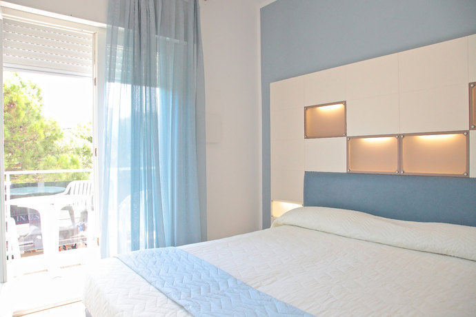 Imagen de la habitación del Hotel Dante. Foto 8