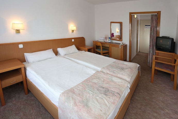 Imagen de la habitación del Hotel Danubius Annabella. Foto 5