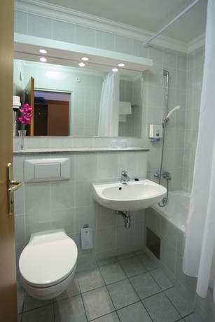 Imagen de la habitación del Hotel Danubius Annabella. Foto 10