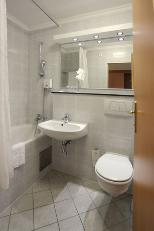 Imagen de la habitación del Hotel Danubius Annabella. Foto 11