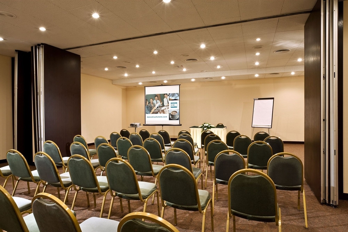 Imagen de los interiores del Hotel Danubius Erzsébet City Center. Foto 11