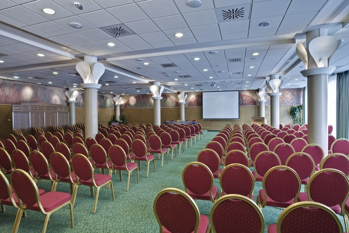 Imagen de los interiores del Hotel Danubius Flamenco. Foto 16