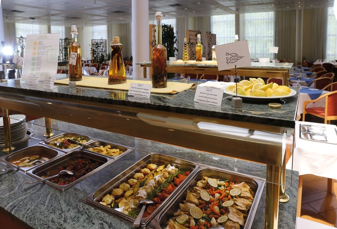 Imagen del bar/restaurante del Hotel Danubius Helia. Foto 2