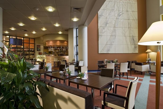 Imagen de los interiores del Hotel Danubius Helia. Foto 11