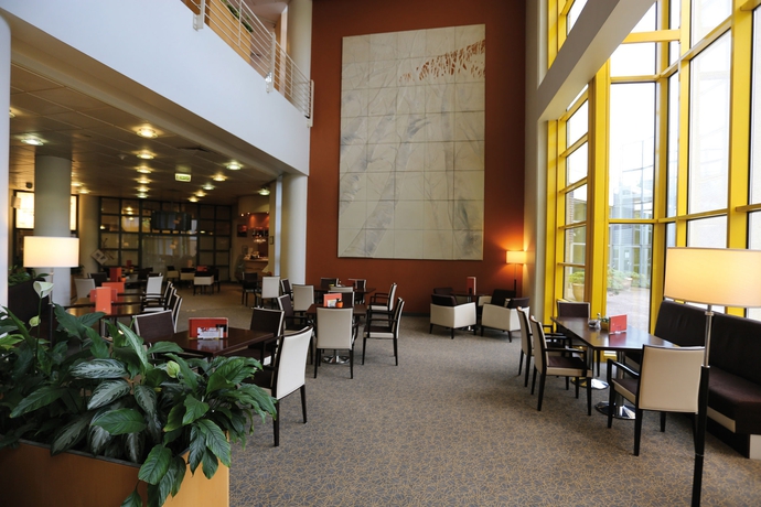 Imagen del bar/restaurante del Hotel Danubius Helia. Foto 4