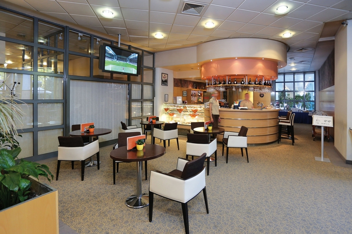 Imagen del bar/restaurante del Hotel Danubius Helia. Foto 5