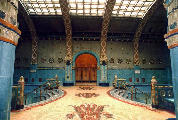 Imagen de la piscina del Hotel Danubius Hotel Gellért. Foto 17