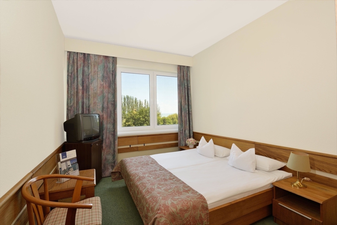 Imagen de la habitación del Hotel Danubius Marina. Foto 17