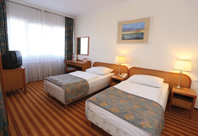 Imagen de la habitación del Hotel Danubius Rába. Foto 8