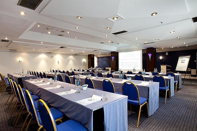 Imagen de los interiores del Hotel Danubius Regents Park. Foto 11