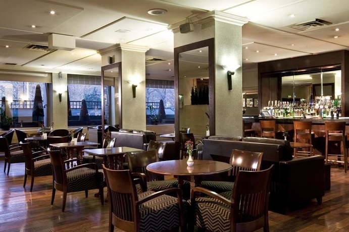 Imagen del bar/restaurante del Hotel Danubius Regents Park. Foto 3