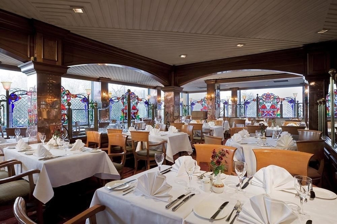 Imagen del bar/restaurante del Hotel Danubius Regents Park. Foto 5