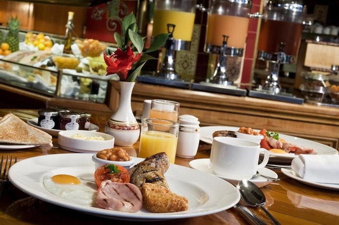 Imagen del bar/restaurante del Hotel Danubius Regents Park. Foto 7