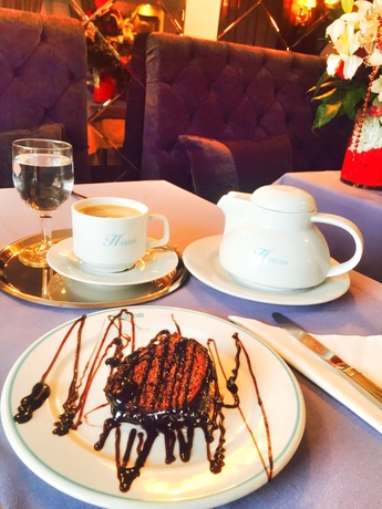 Imagen del bar/restaurante del Hotel Daphne - Special Class. Foto 2