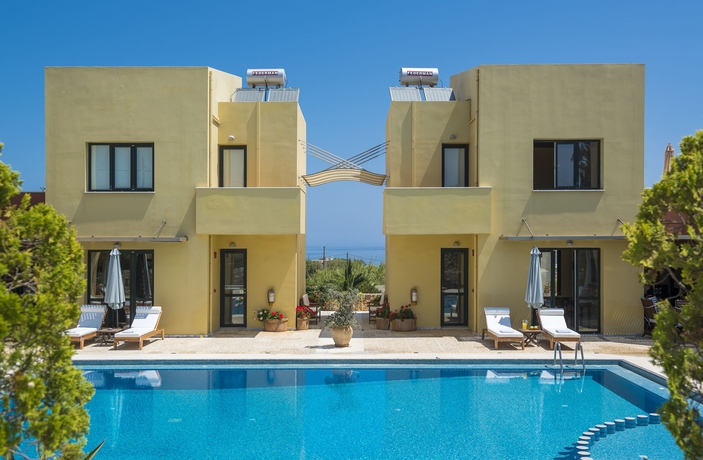 Imagen de la piscina del Hotel Daphnis Villas. Foto 16