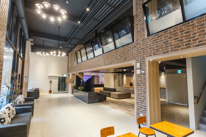 Imagen de los interiores del Hotel Dapu-hotel. Foto 15