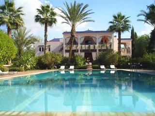 Imagen de la piscina del Hotel Dar Achaiah. Foto 8