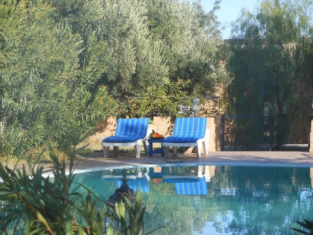 Imagen de la piscina del Hotel Dar Achorafa. Foto 18
