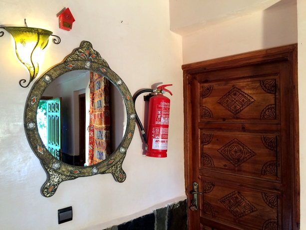 Imagen de la habitación del Hotel Dar Agelzime. Foto 15