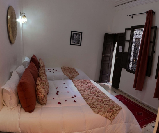 Imagen de la habitación del Hotel Dar Asdika. Foto 14