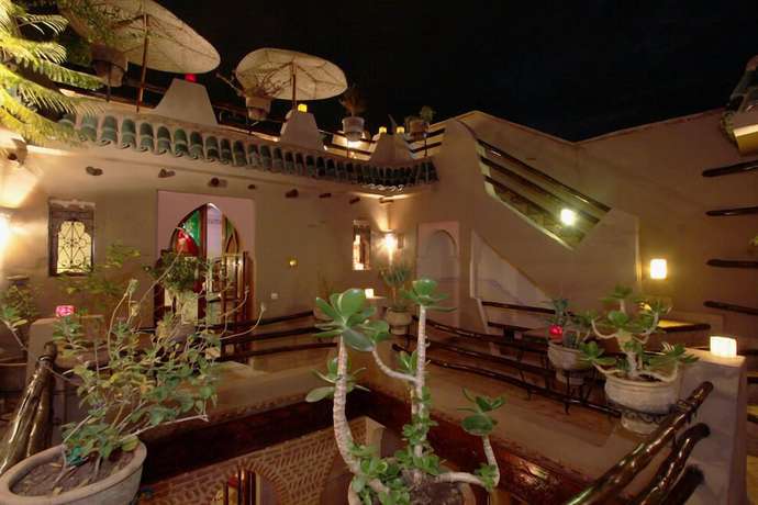 Imagen del bar/restaurante del Hotel Dar Catalina. Foto 3