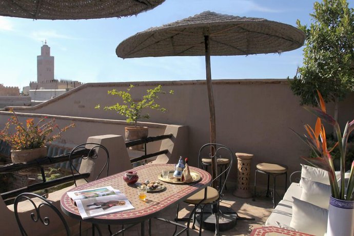 Imagen de los exteriores del Hotel Dar Catalina. Foto 8