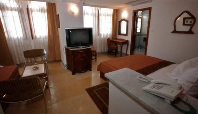 Imagen de la habitación del Hotel Dar Diaf Alger. Foto 18