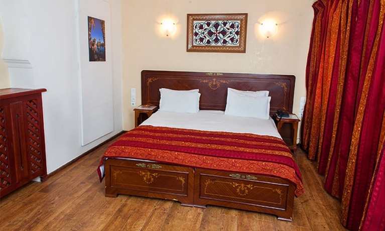 Imagen de la habitación del Hotel Dar Diaf Bouchaoui. Foto 2