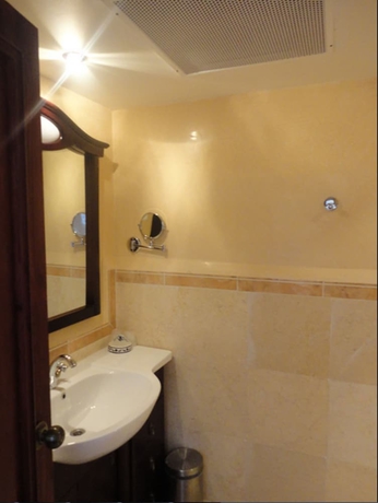 Imagen de la habitación del Hotel Dar Diaf Bouchaoui. Foto 15